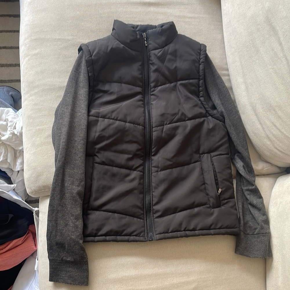 Vest with sweatshirt sleeves